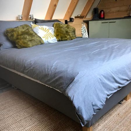 T' Hogeland Ainrom Bed & Breakfast Eenrum Bagian luar foto