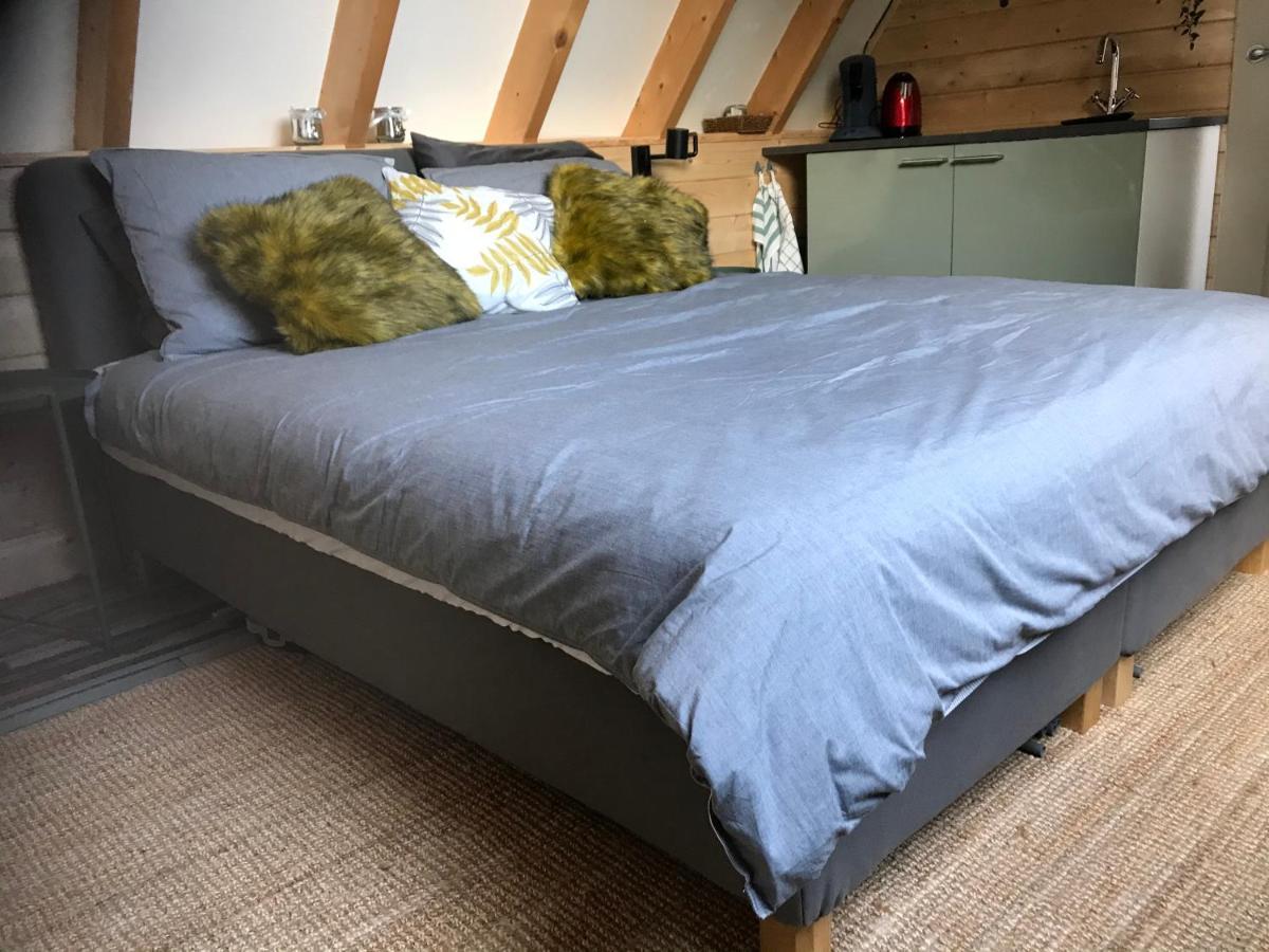 T' Hogeland Ainrom Bed & Breakfast Eenrum Bagian luar foto