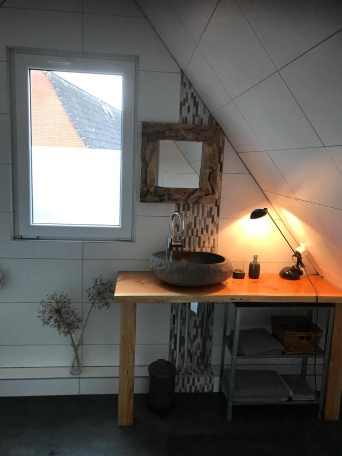 T' Hogeland Ainrom Bed & Breakfast Eenrum Bagian luar foto