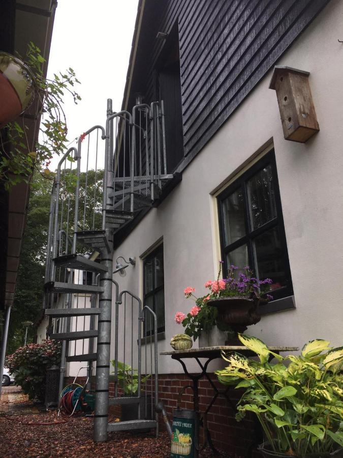T' Hogeland Ainrom Bed & Breakfast Eenrum Bagian luar foto