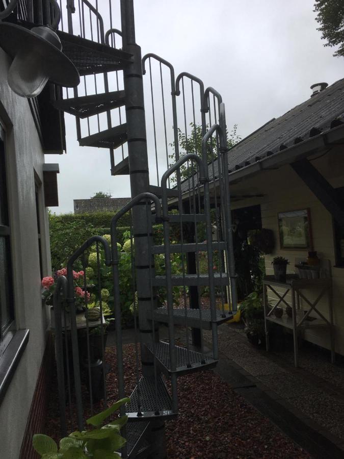 T' Hogeland Ainrom Bed & Breakfast Eenrum Bagian luar foto